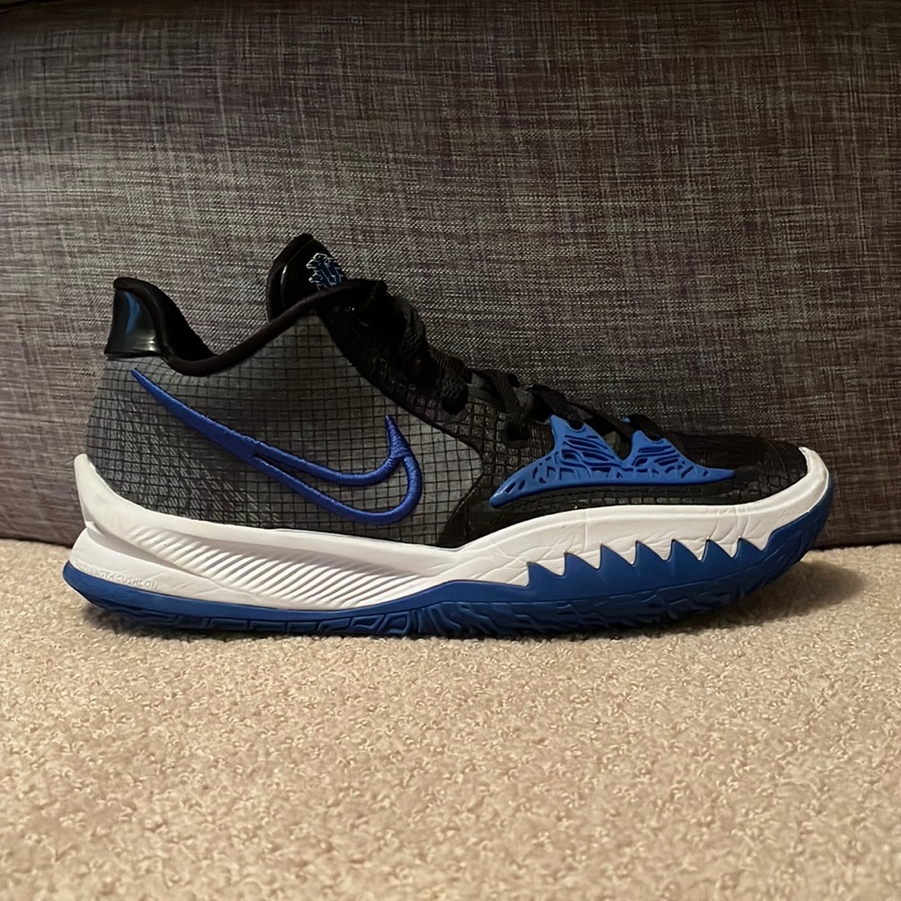 Kyrie 4 Low Basketball Shoes